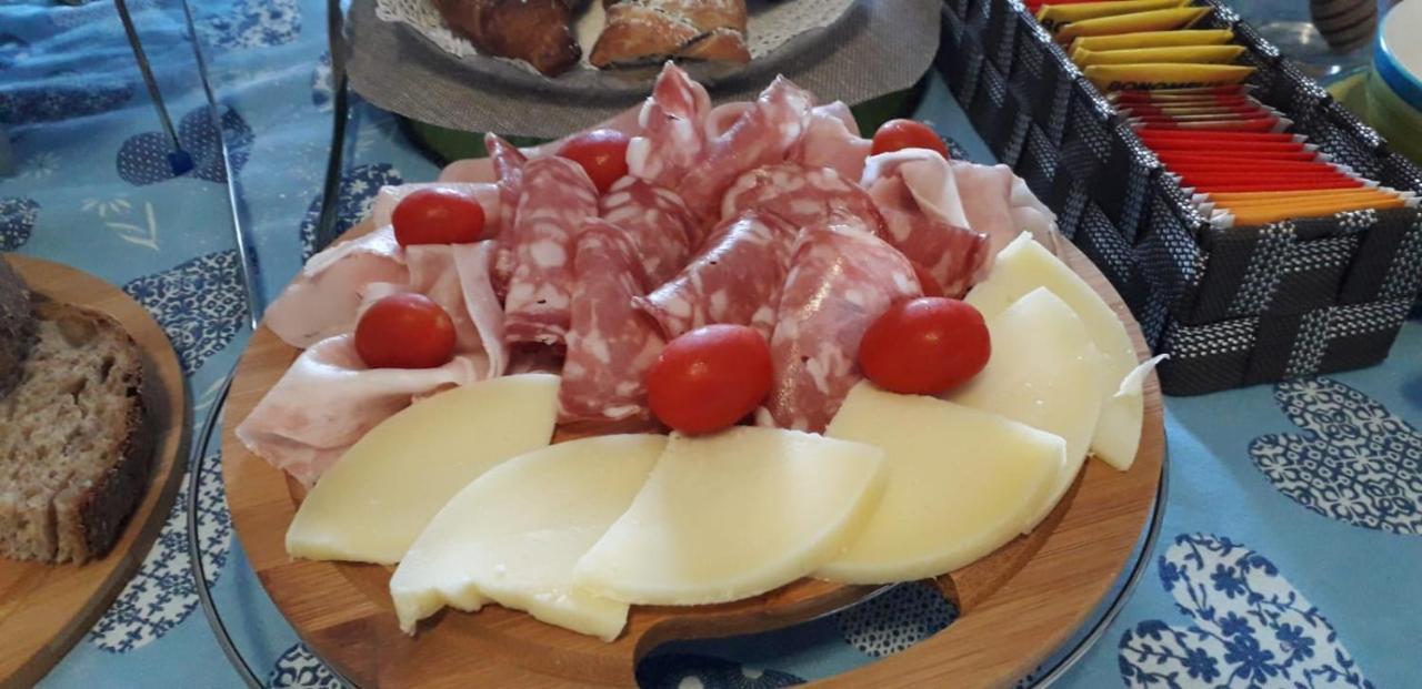 Bed & Breakfast Villa Flora Eredita Bagian luar foto