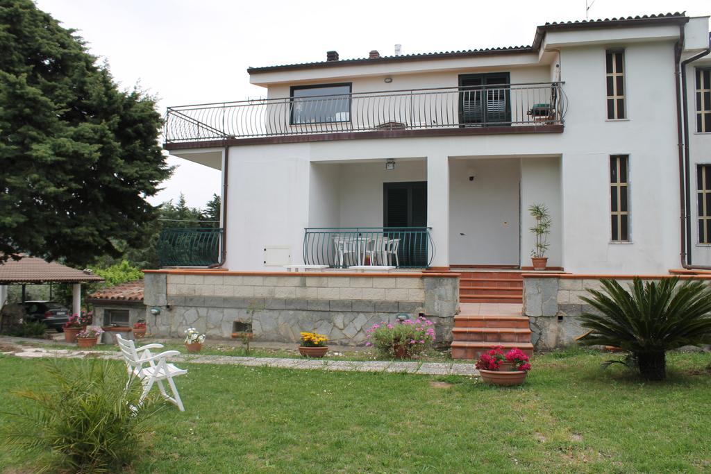 Bed & Breakfast Villa Flora Eredita Bagian luar foto
