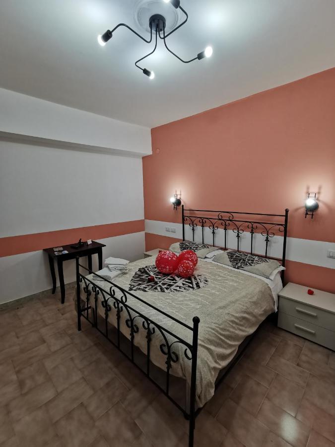 Bed & Breakfast Villa Flora Eredita Bagian luar foto